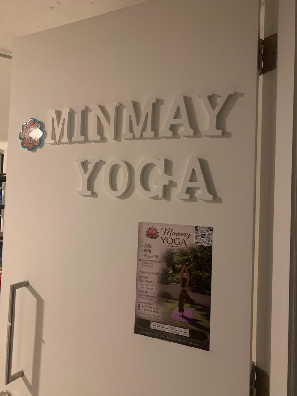 Entrada del estudio Minmay Yoga
